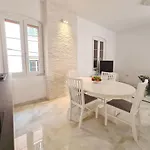 M&d Old Town Luxury דירה זאדאר