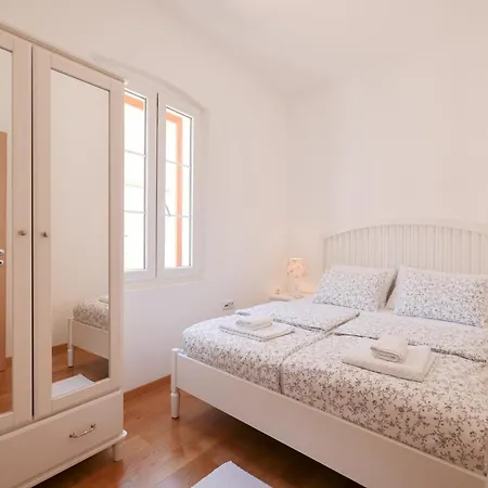 아파트 M&d Old Town Luxury