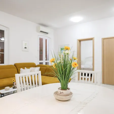 M&d Old Town Luxury Apartment