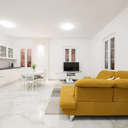 M&d Old Town Luxury